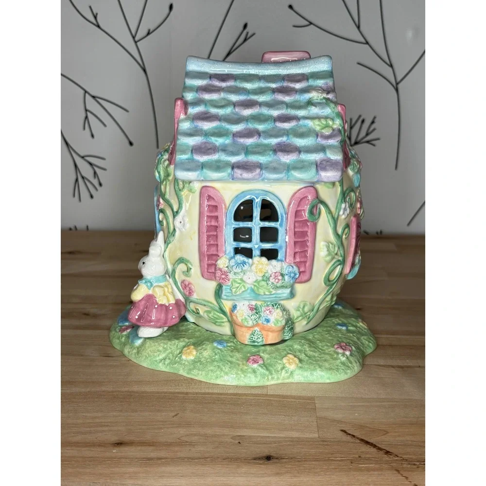 Avon Luminous Treasures Welcome Spring Bunny Cottage Tea Light Holder 2003